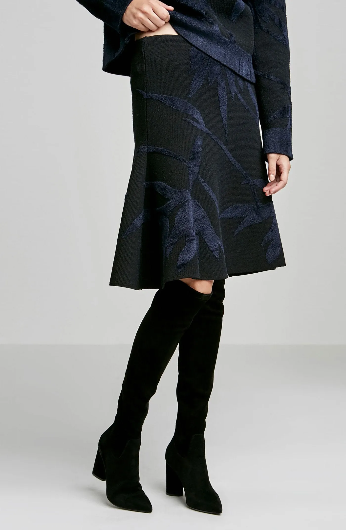 CREPE KNIT JACQUARD RUFFLE SKIRT