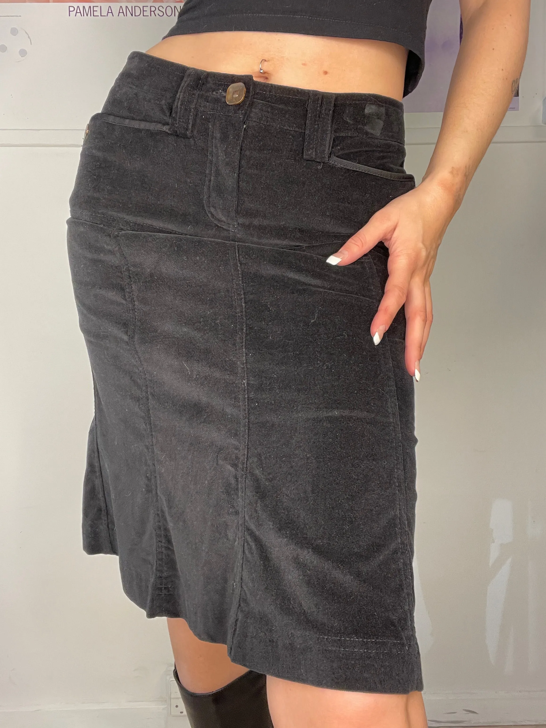 mid-waisted velvet stretchy medi skirt