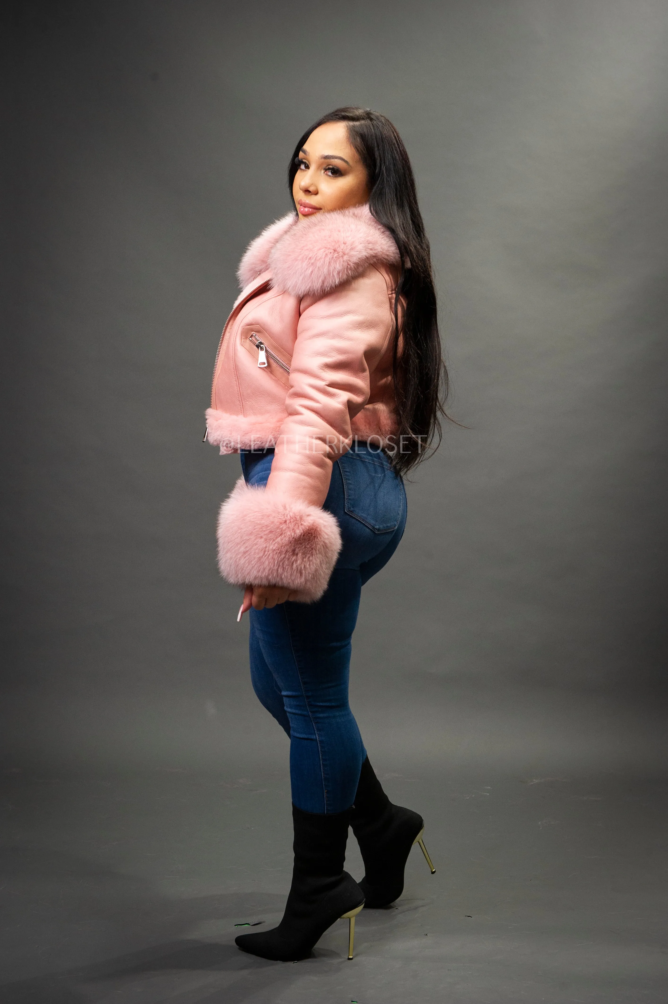 Women's Aurora Crop Sheepskin Jacket With Fox [Pink]
